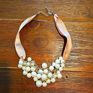 ELEGANT SIMULATED PEARLS  NECKLACE WITH GOLD TONES CHAINS SATINY RIBBONS